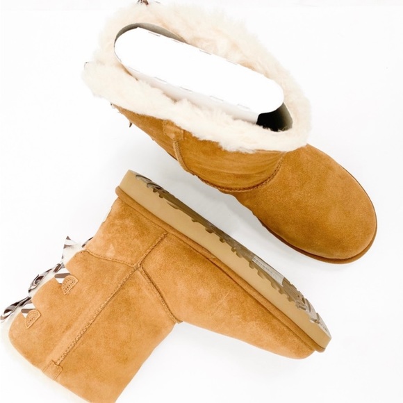 UGG BAILEY BOW DIAGONAL STRIPES BLACK SUEDE SHEEPSKIN WOMEN'S BOOTS - Picture 5 of 5